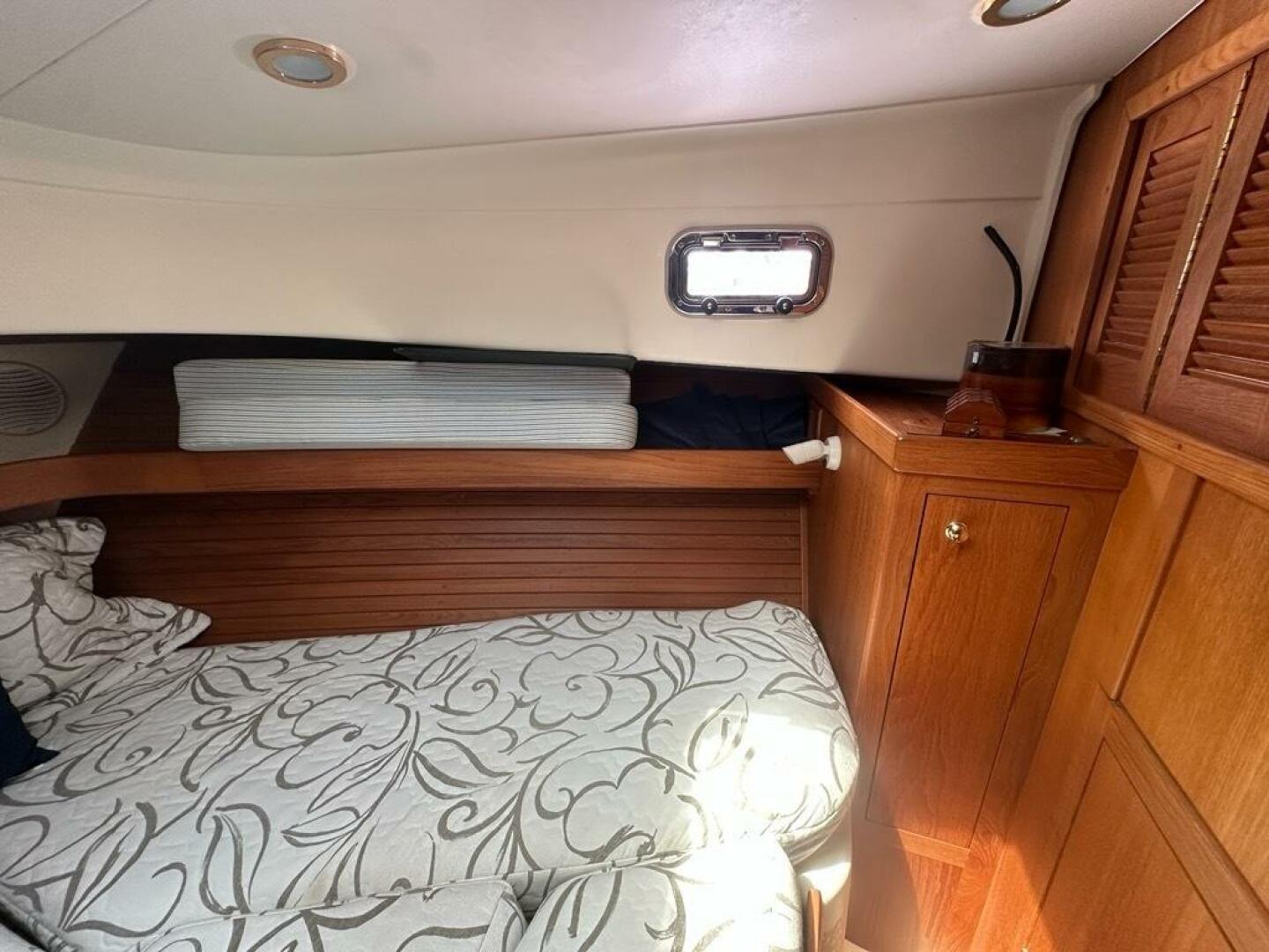 2002 Mainship Pilot 34 - Image 26