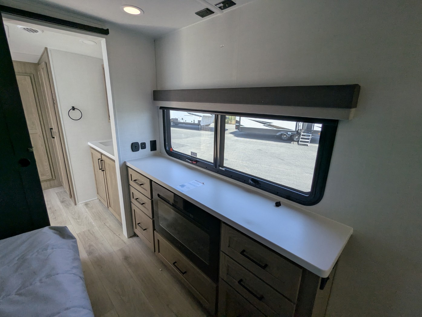 2026 Forest River Rockwood Signature 401SFB - Image 10