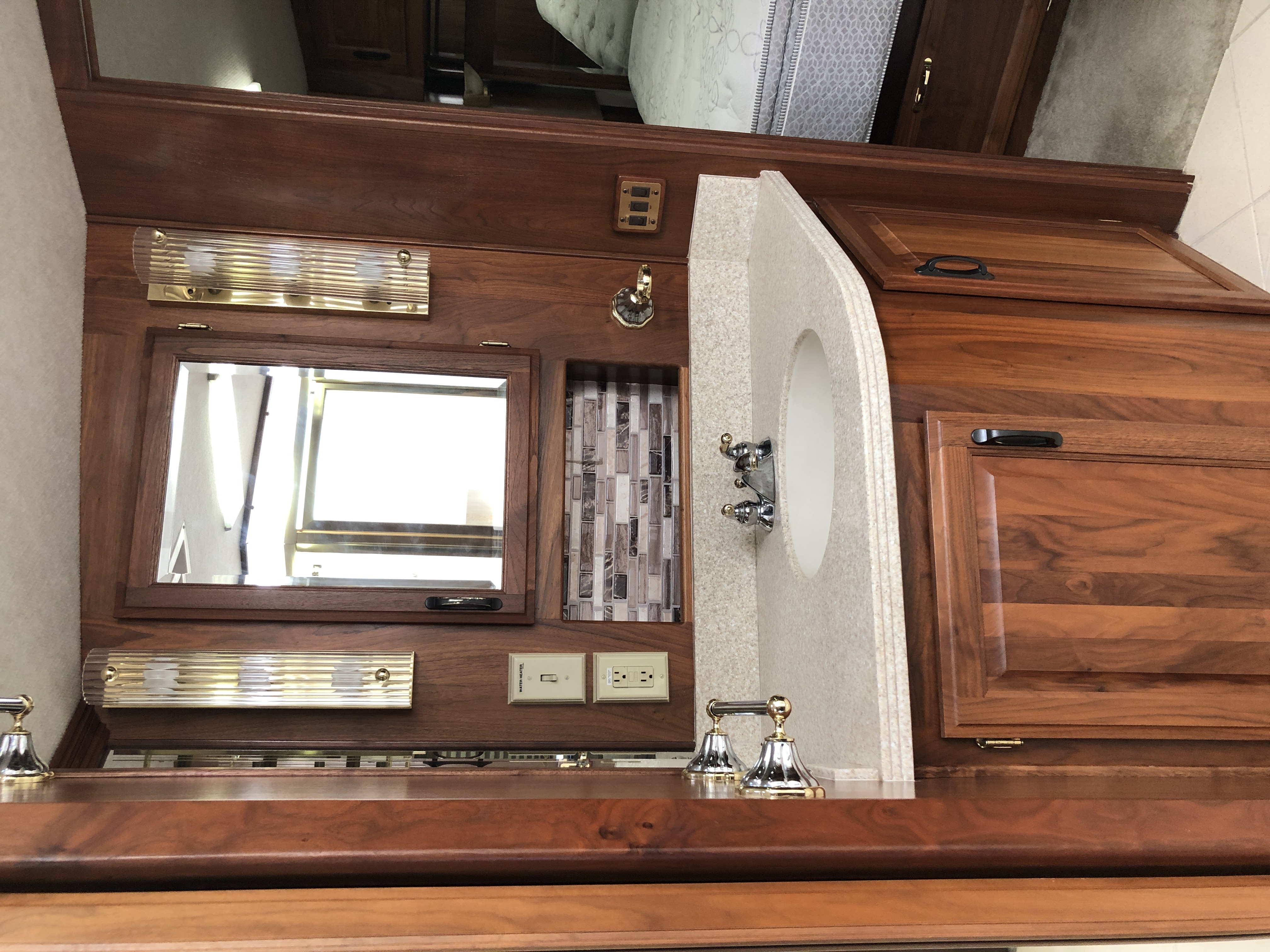 1999 Fleetwood American Eagle 40EVS - Image 24
