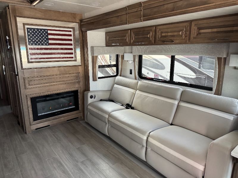 2025 Entegra Coach Anthem 37K - Image 6