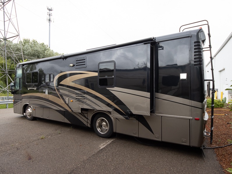 2015 Newmar Ventana 3436 - Image 3