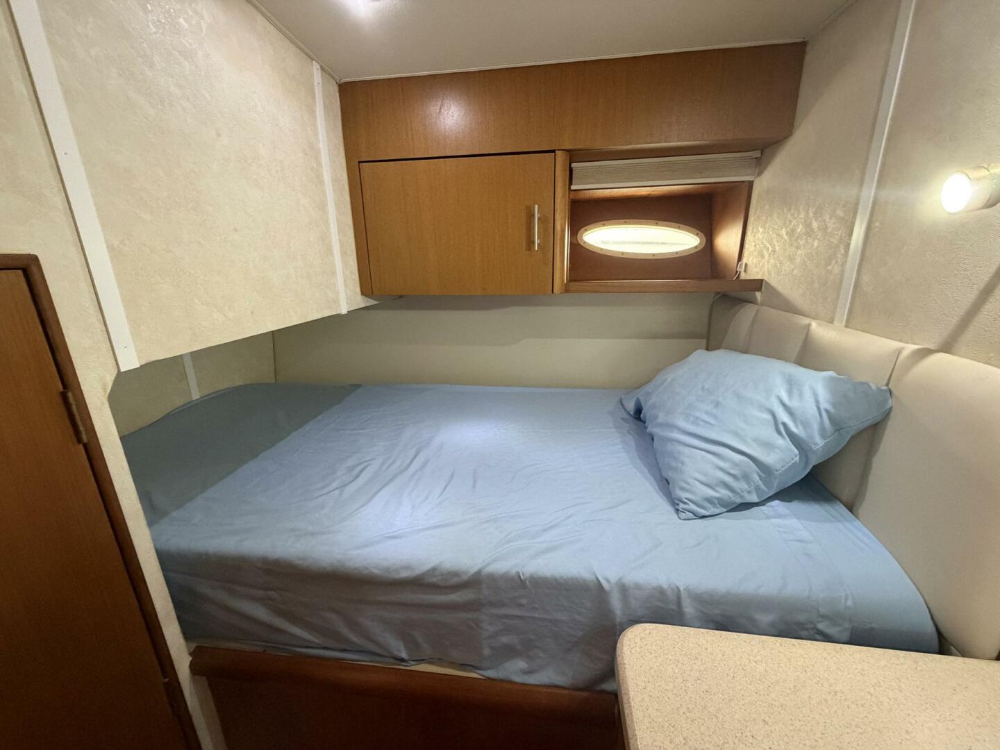 2001 Ocean Yachts 40 Express Bridge - Image 19