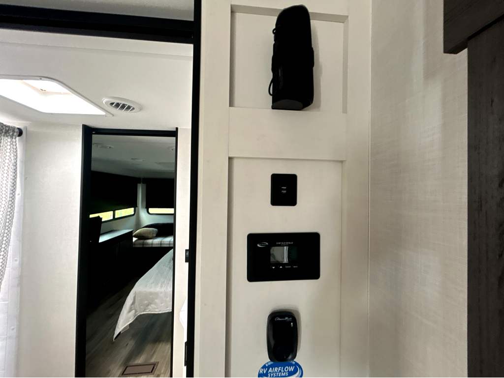 2027 VENTURE RV STRATUS 282VFD - Image 34