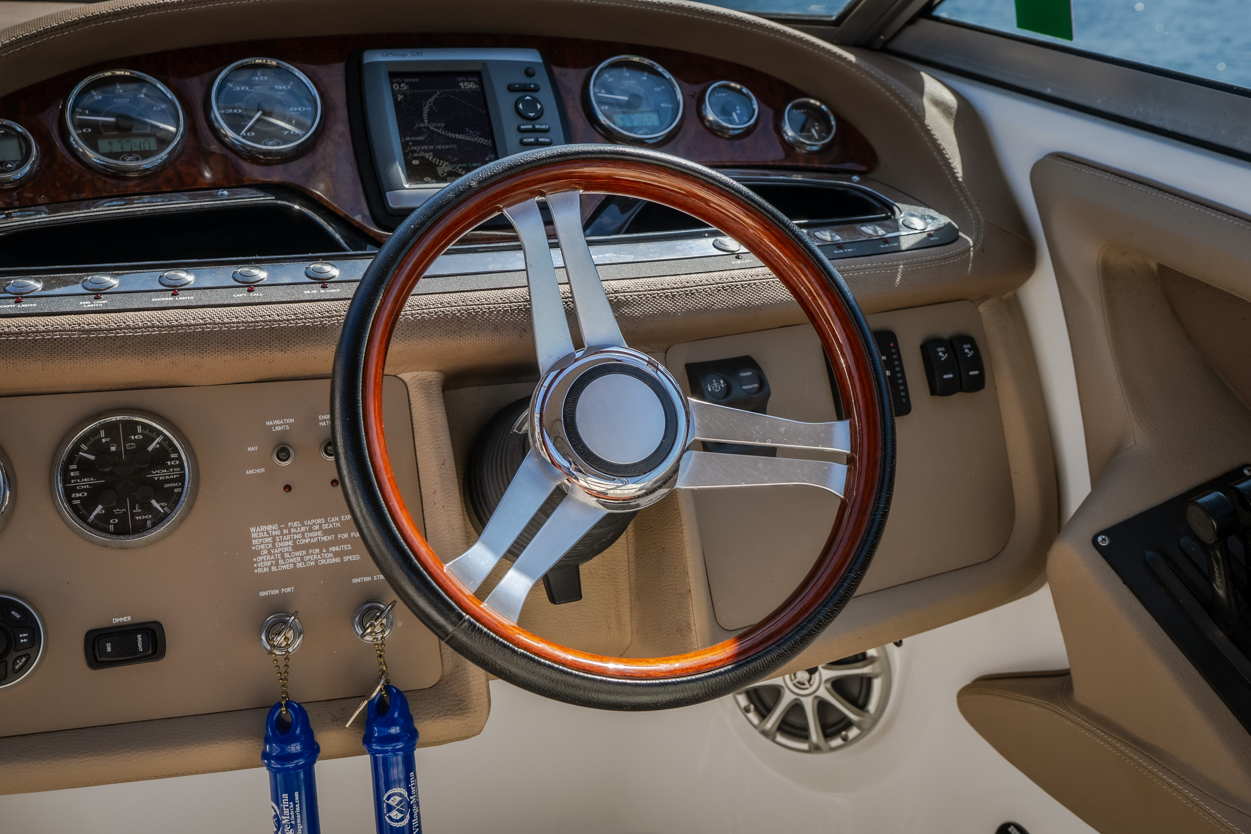 2010 Cobalt 302 - Image 35