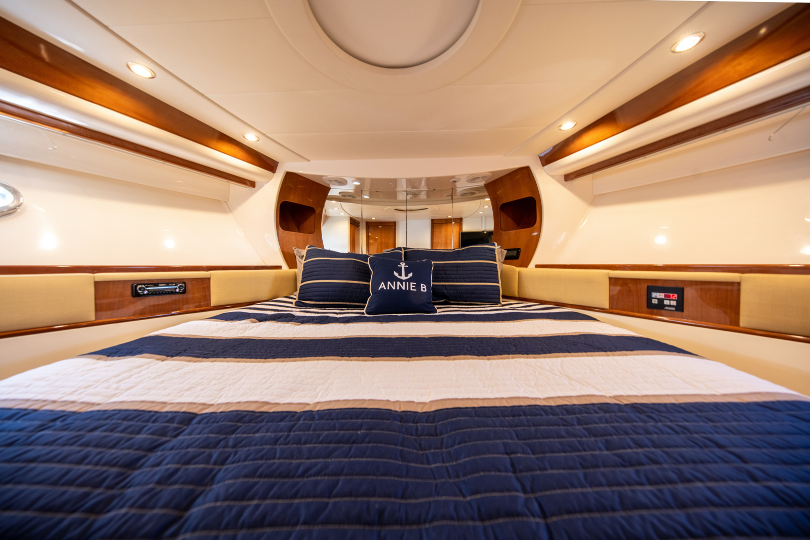 2004 Pershing Express - Image 33