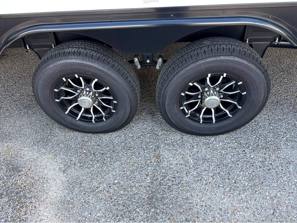 2027 VENTURE RV SPORTTREK 333VFK - Image 6