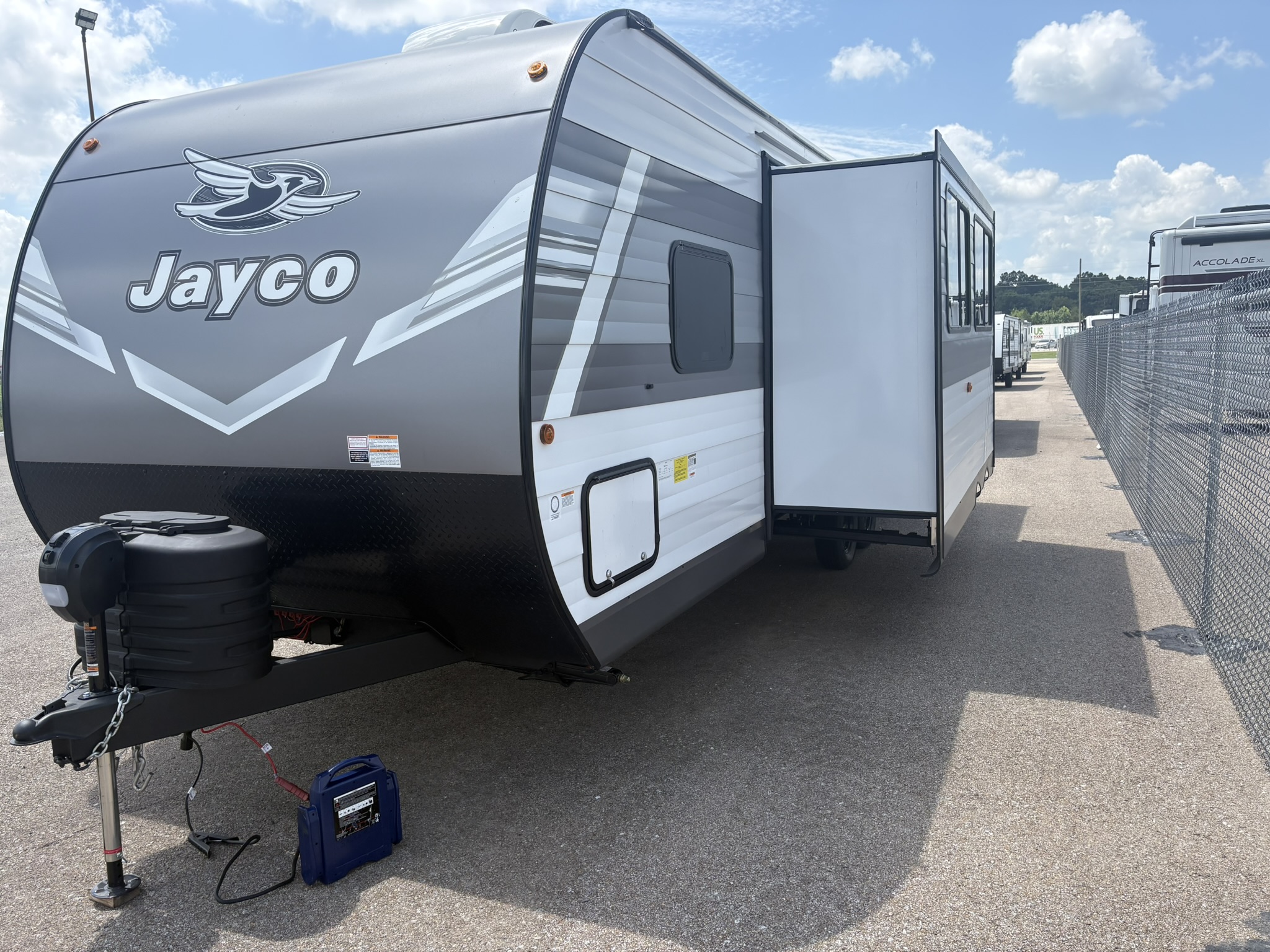 2027 Jayco Jay Flight SLX 261BHS - Image 4
