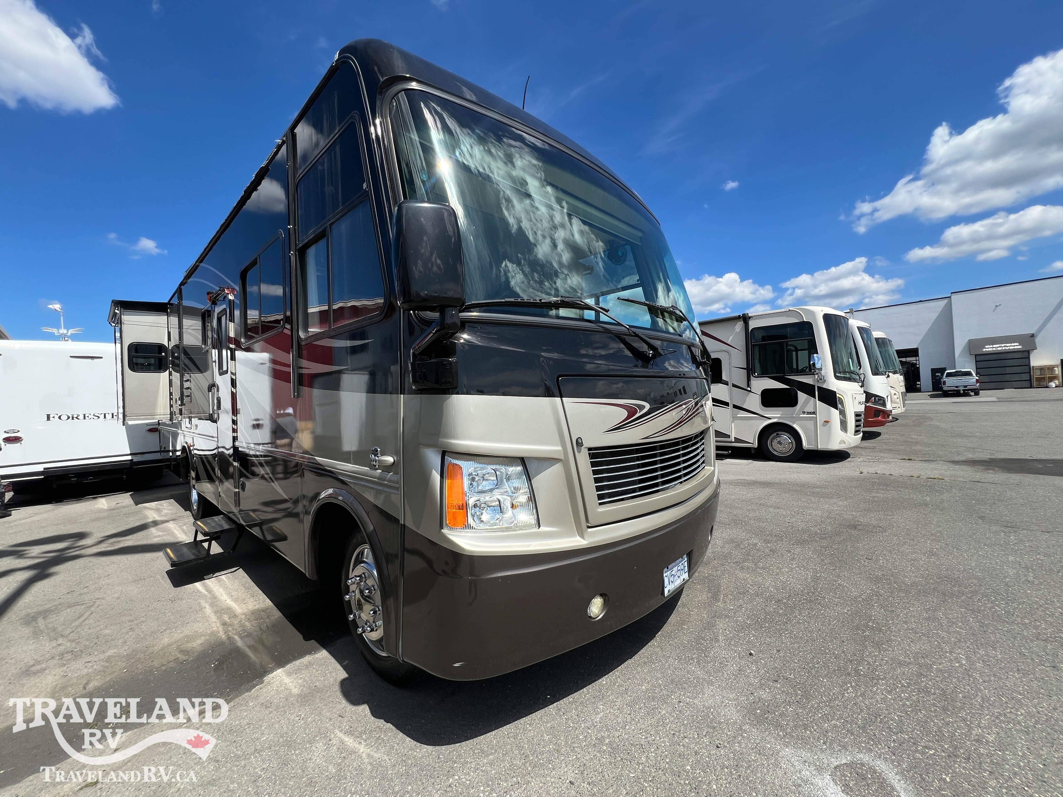 2012 Thor Motor Coach CHALLENGER 32VC HMS - Image 1