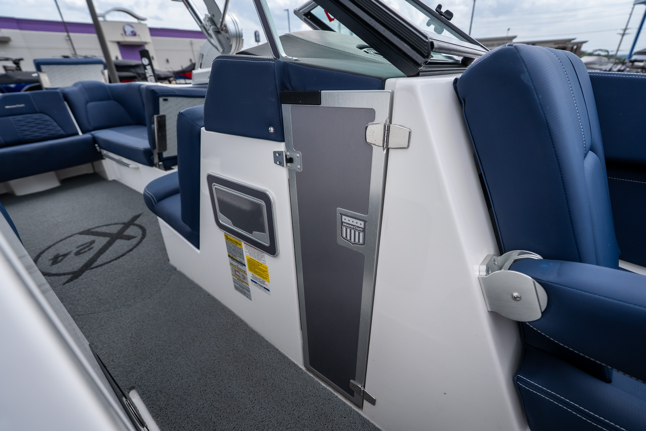 2021 MasterCraft X24 - Image 40