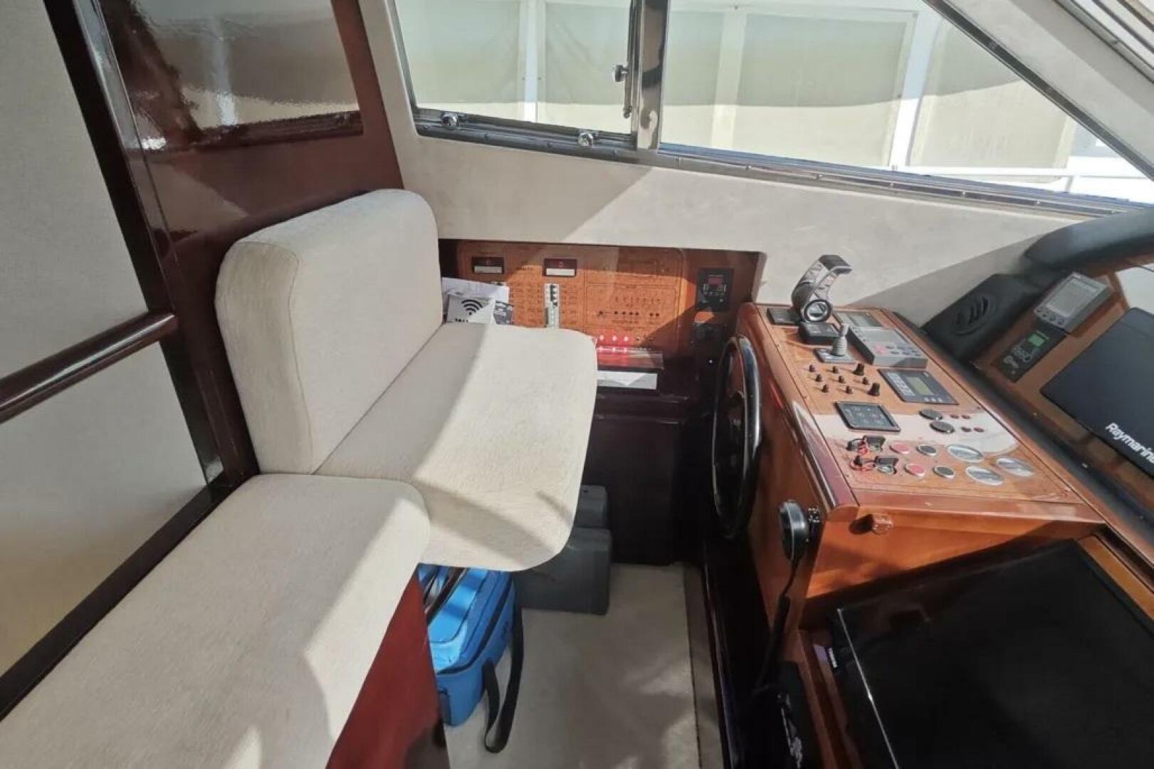 2002 Ferretti Yachts 720 - Image 25