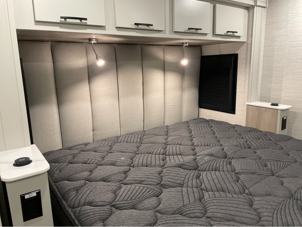2027 Dynamax DX3 34KD - Image 22