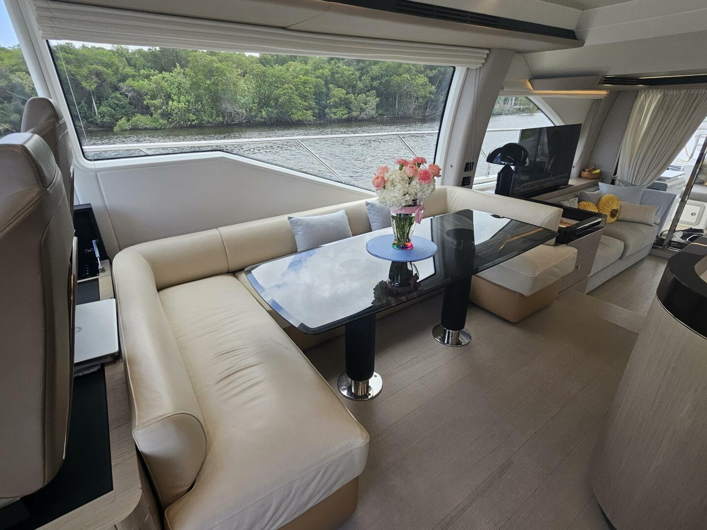 2022 Azimut 66 - Image 38