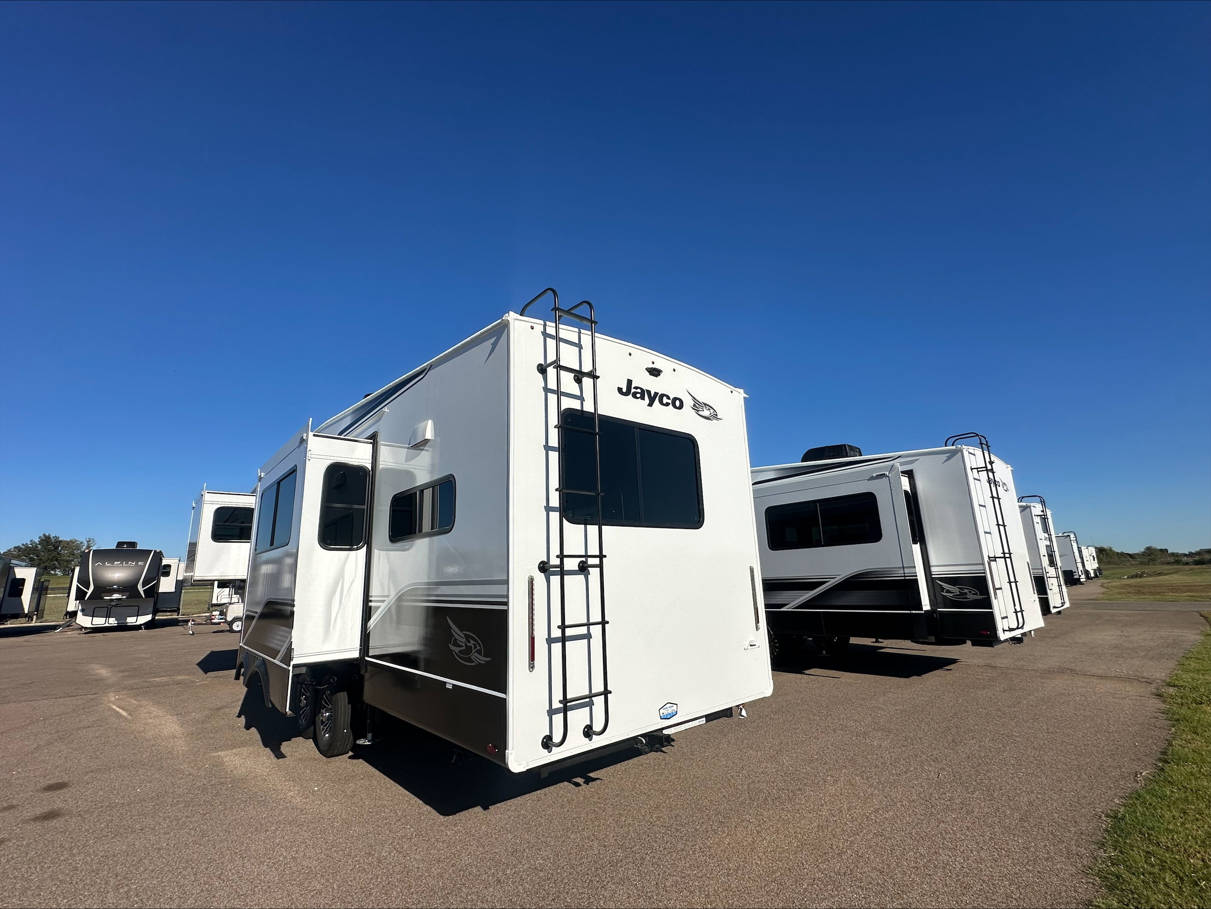 2026 JAYCO EAGLE 365UKTS - Image 4