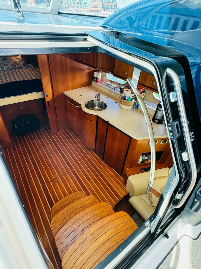 2007 Tiara Yachts 3900 Sovran - Image 22