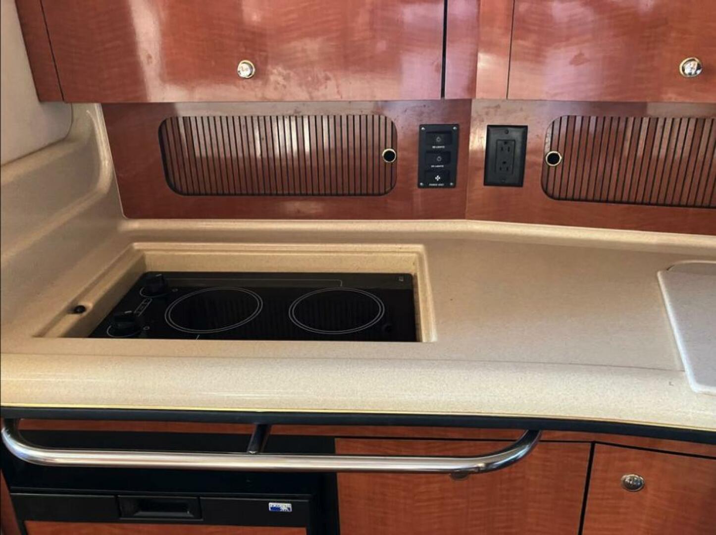 2002 Sea Ray 320 Sundancer - Image 39