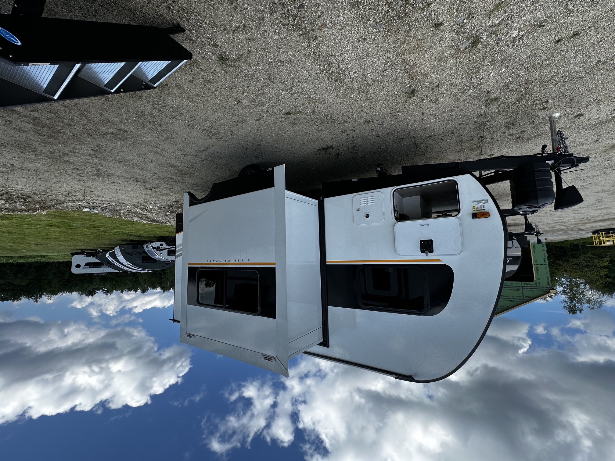 2027 Ember RV E-Series 18RBE - Image 8