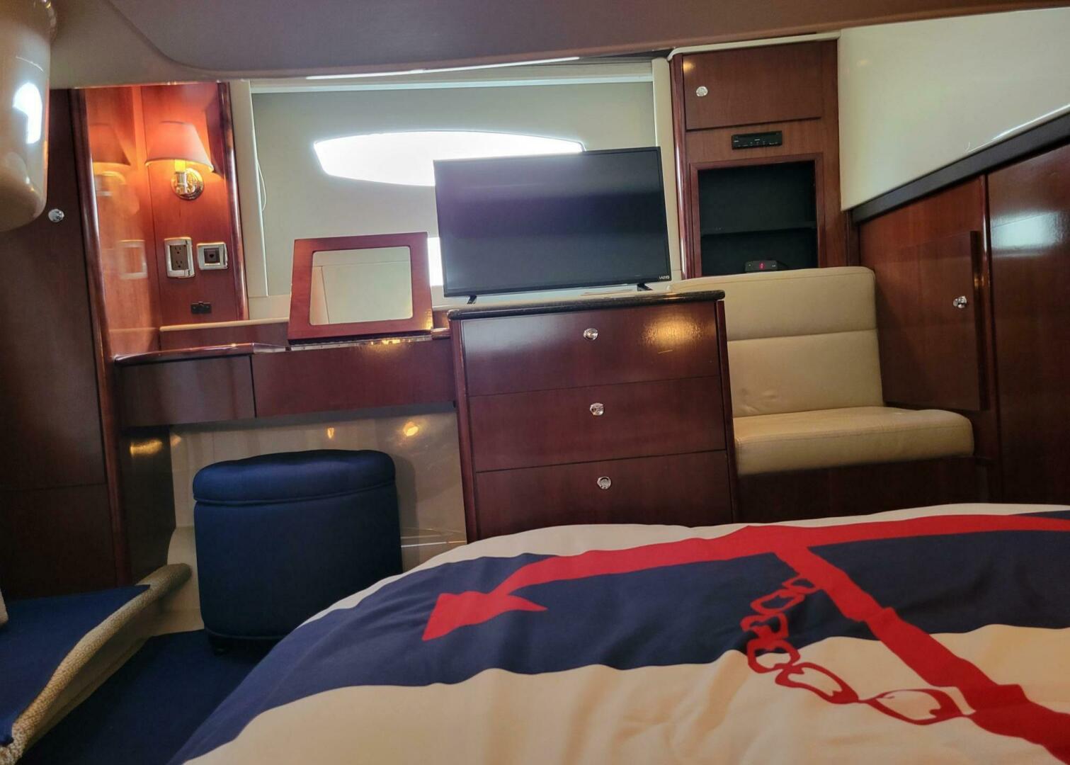 2011 Meridian 441 Sedan - Image 17