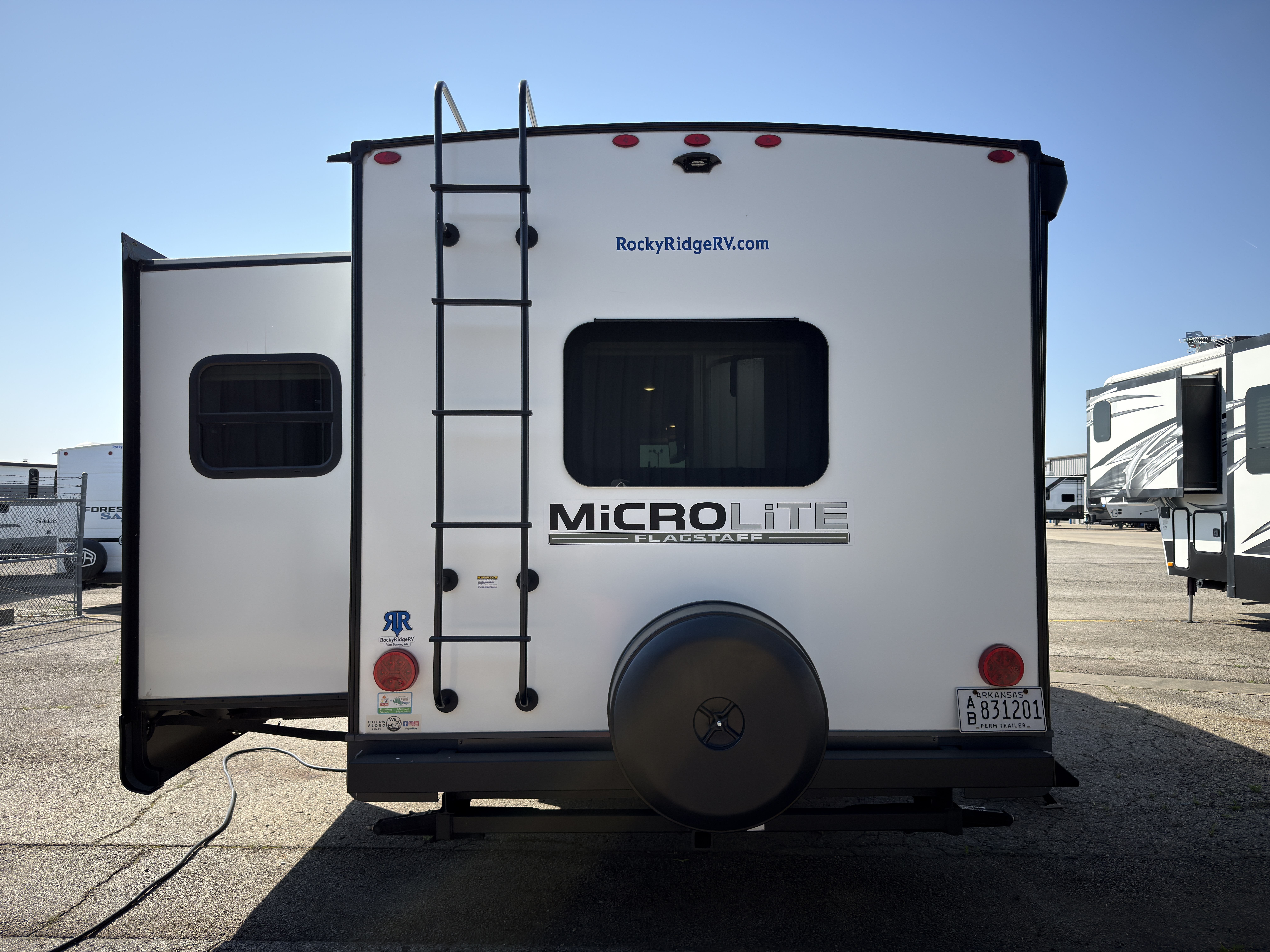 2024 Forest River Flagstaff Micro Lite 25FKBS - Image 6