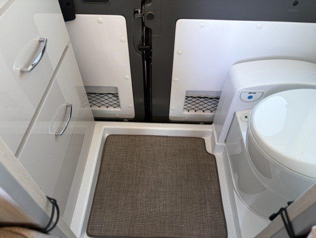 2025 Thor Motor Coach Rize 18G - Image 12