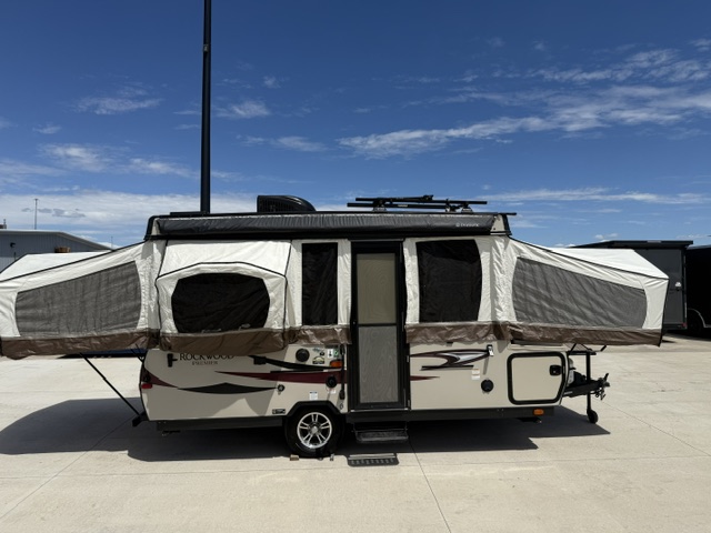 2017 Forest River Rockwood Premier 2514G - Image 19