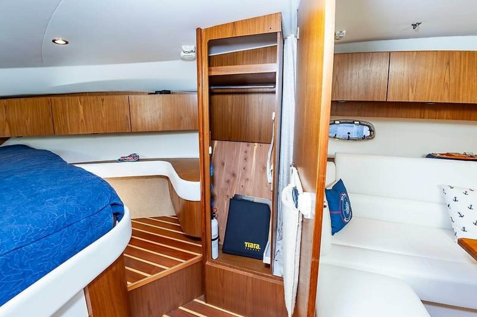 2015 Tiara Yachts 39 Coronet - Image 33