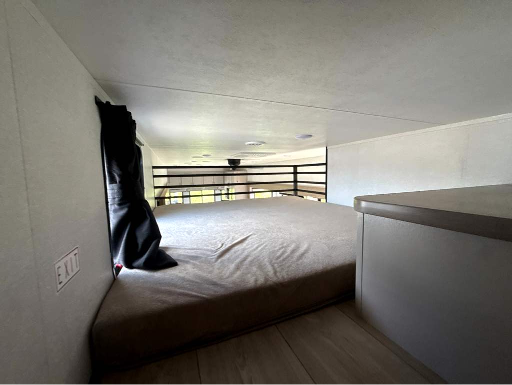 2027 JAYCO JAY FLIGHT BUNGALOW 404LOFT - Image 22
