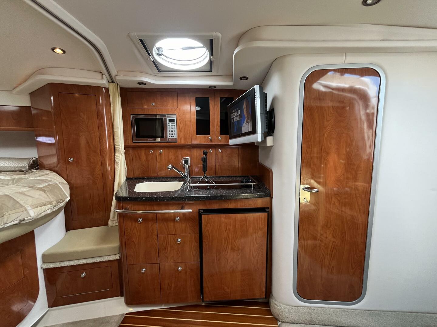 2008 Four Winns V338 - Image 21