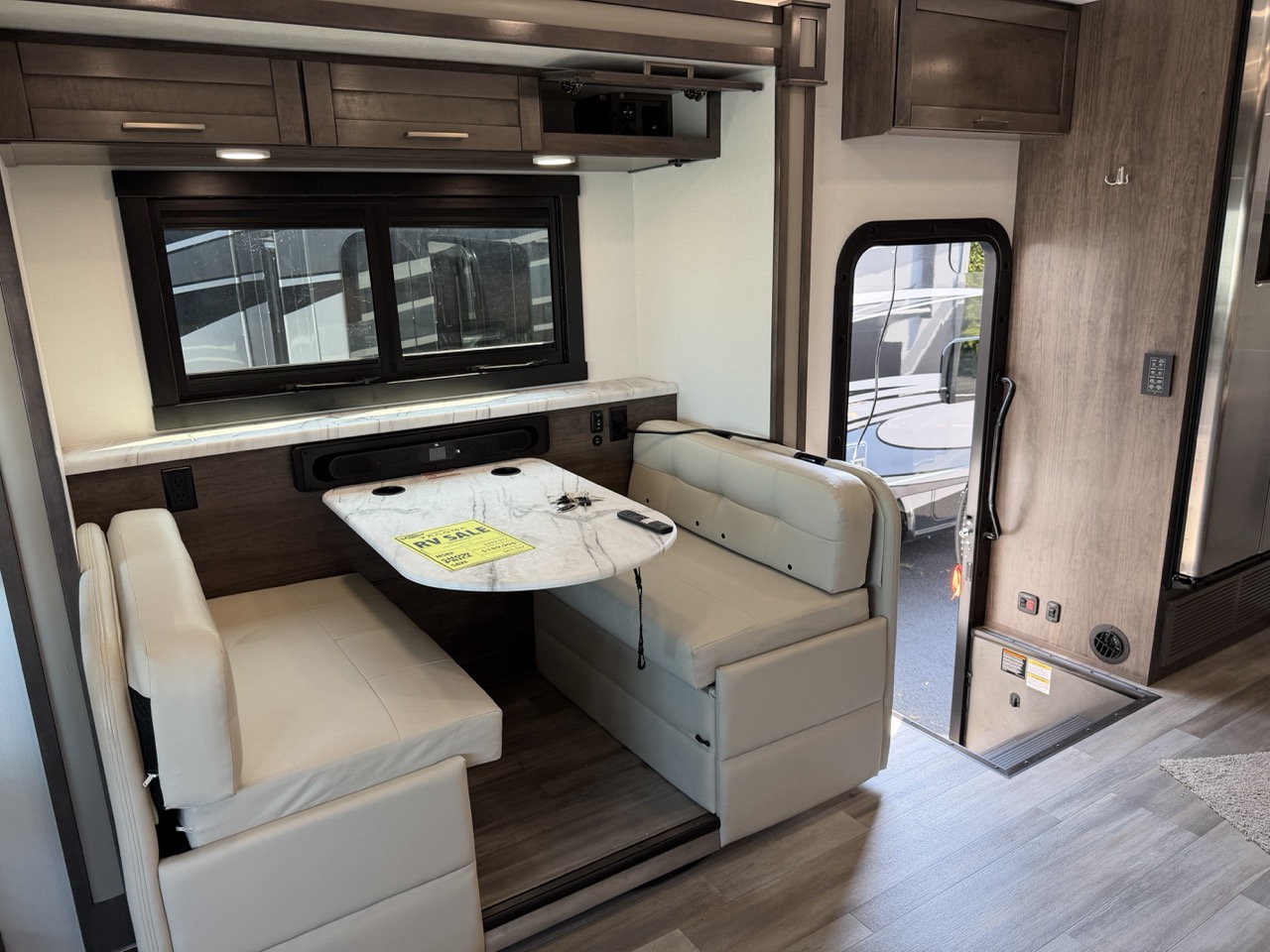 2026 Entegra Coach Vision XL 31UL - Image 9