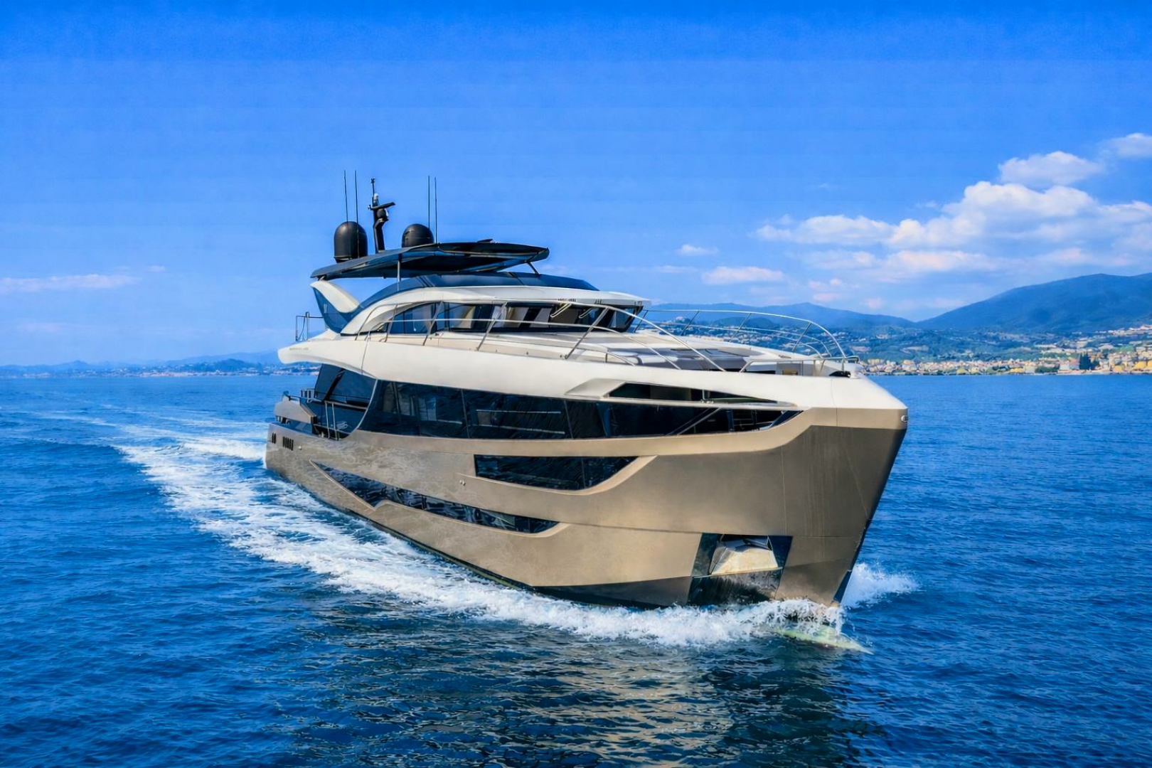 2018 Dominator Yachts Dominator Ilumen Base - Image 1