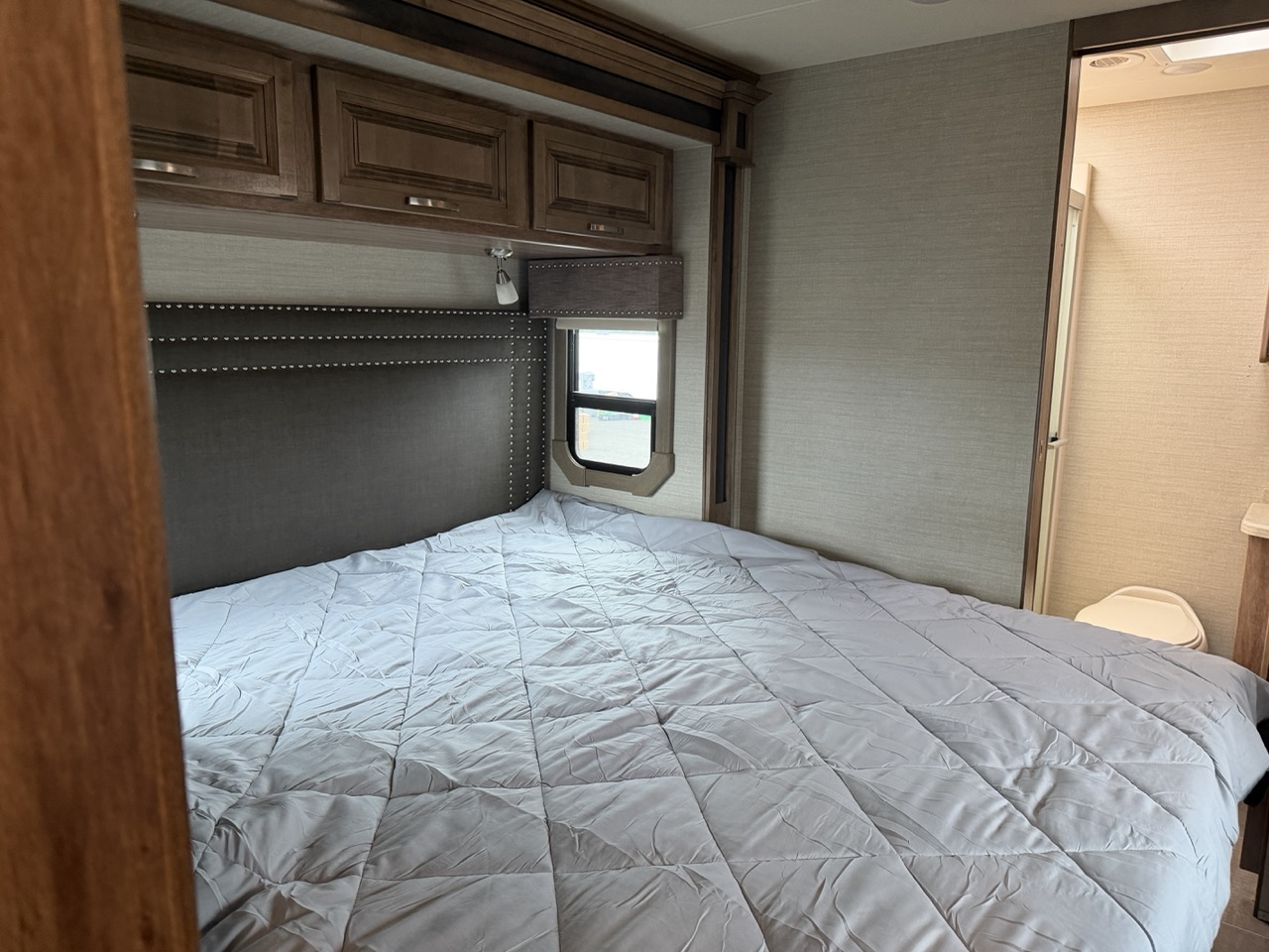 2019 Jayco Seneca 37K - Image 11