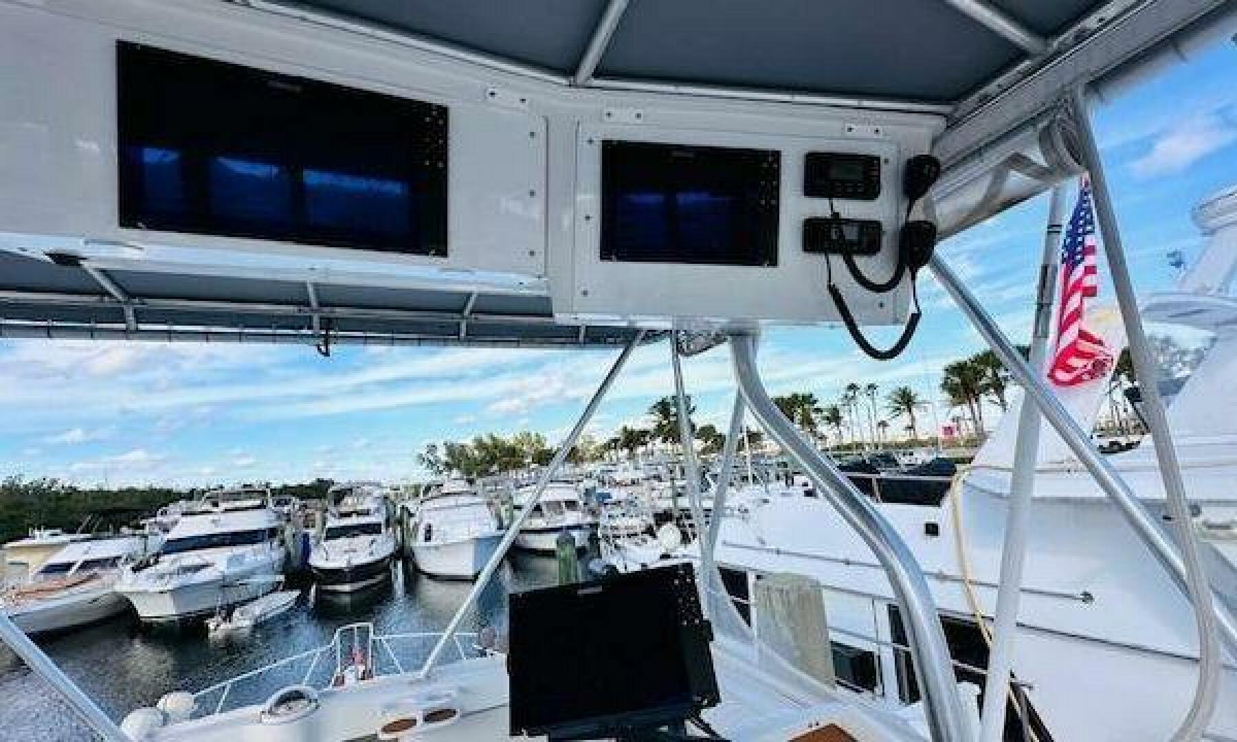 2001 Luhrs Convertible - Image 13