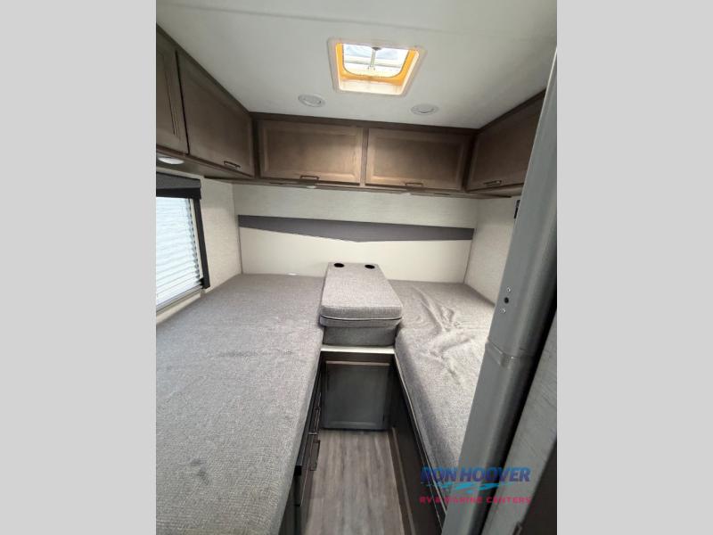 2025 THOR MOTOR COACH 25V - Image 15