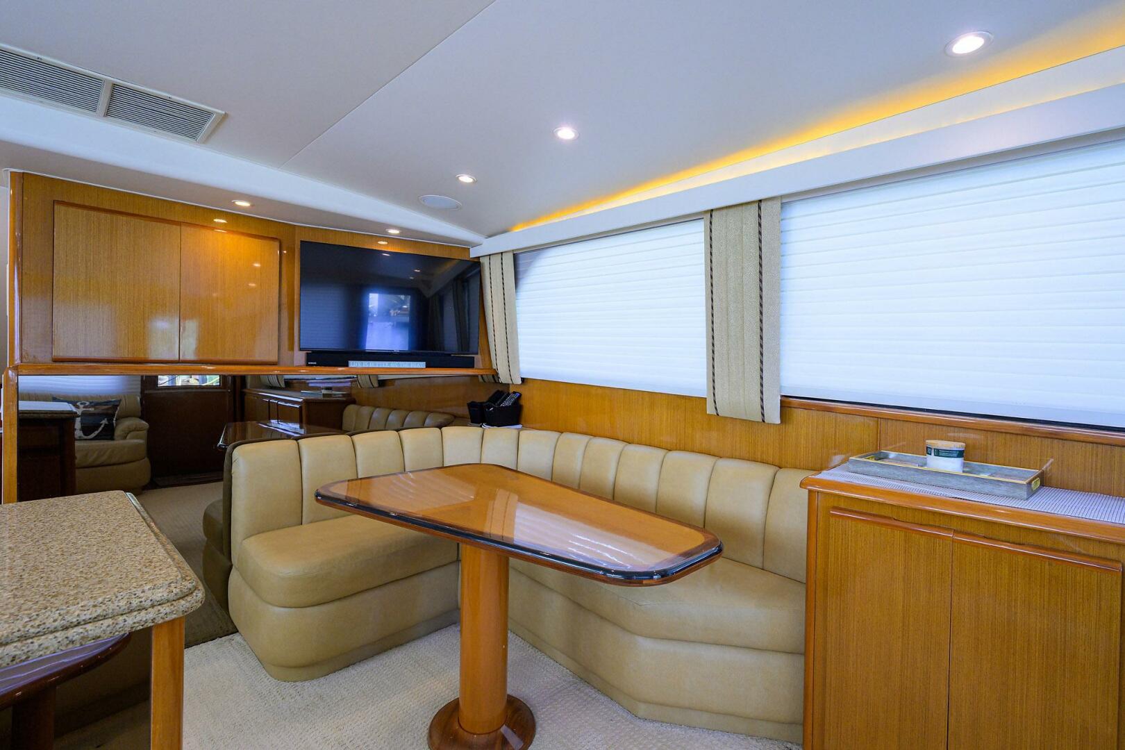 2000 Viking 50 Convertible - Image 15