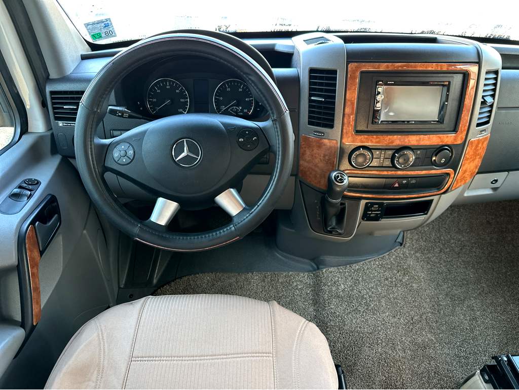 2018 THOR MOTOR COACH QUANTUM KM24 - Image 19