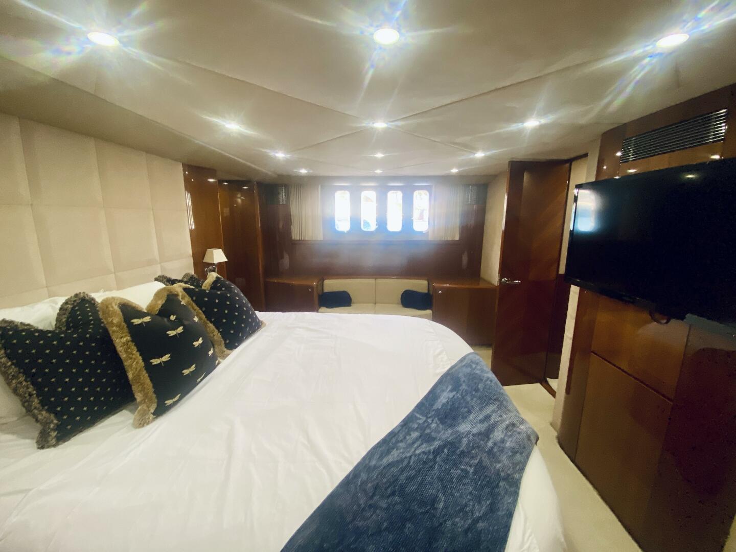2006 Viking Princess Sport Cruiser - Image 29