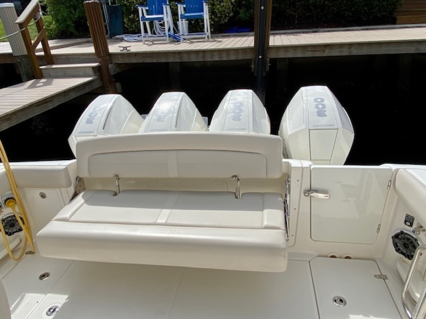 2020 Boston Whaler 380 Realm - Image 17