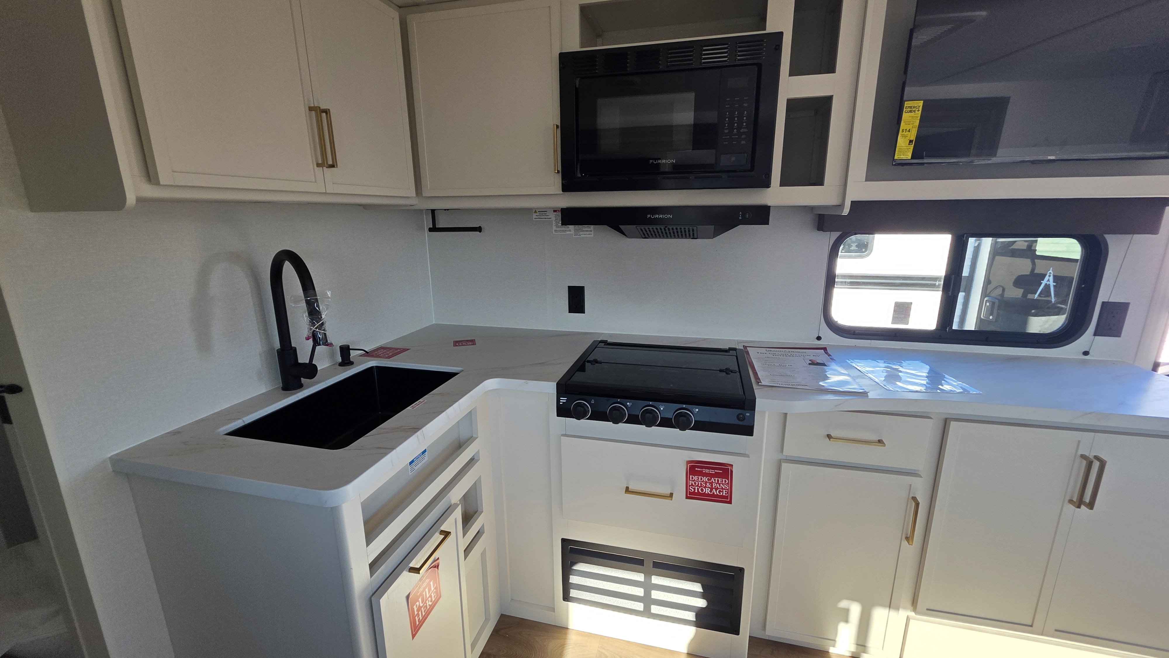 2027 GRAND DESIGN TRANSCEND 245RLT - Image 15