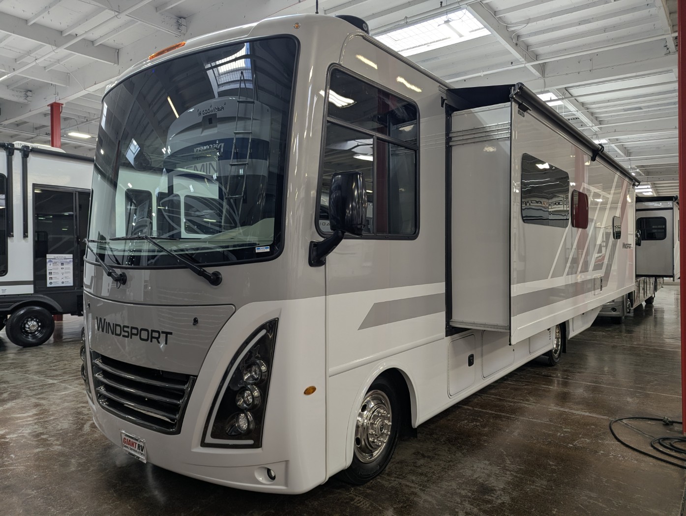 2026 Thor Motor Coach Windsport 29L - Image 2