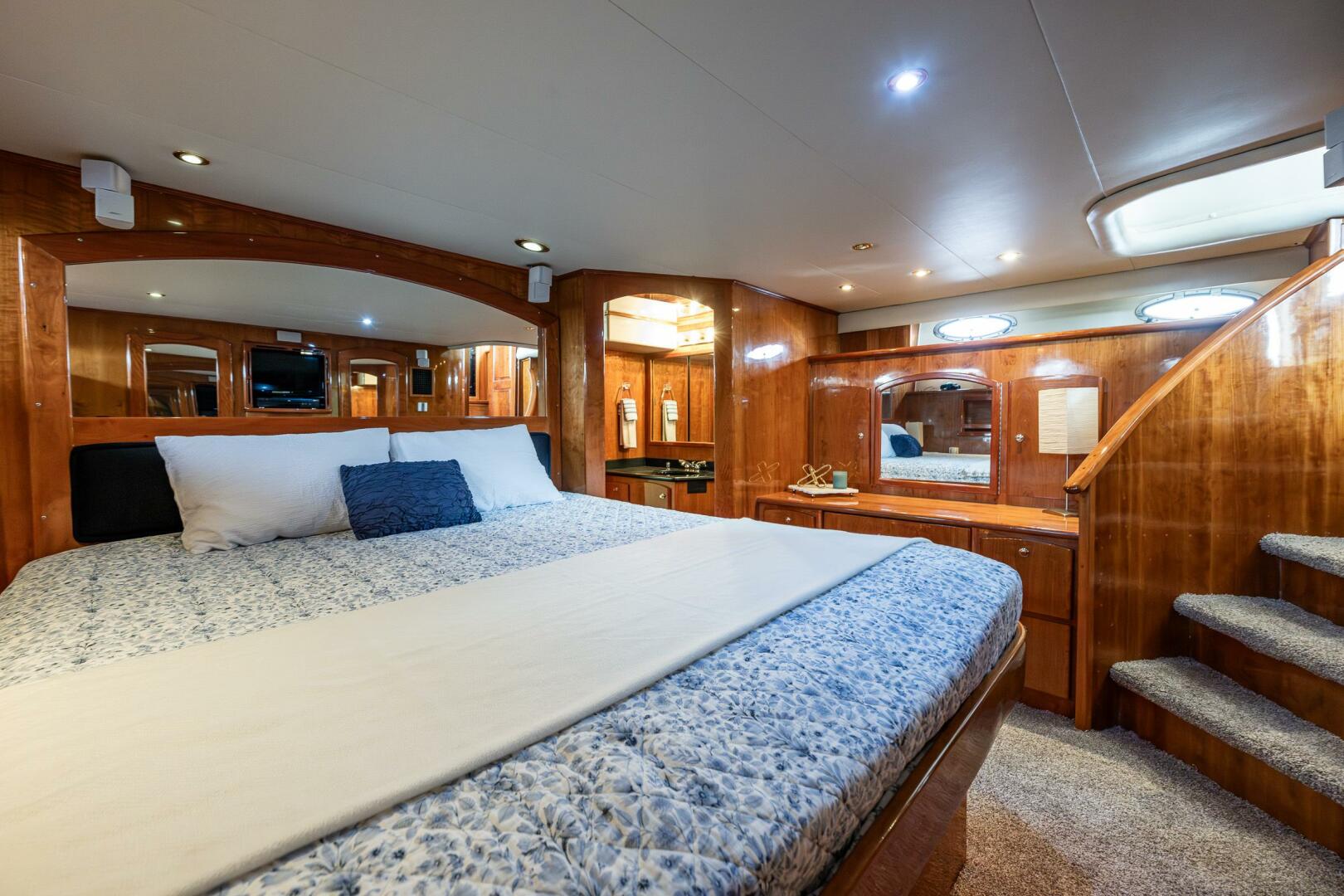 2001 Navigator 61 Pilothouse - Image 24