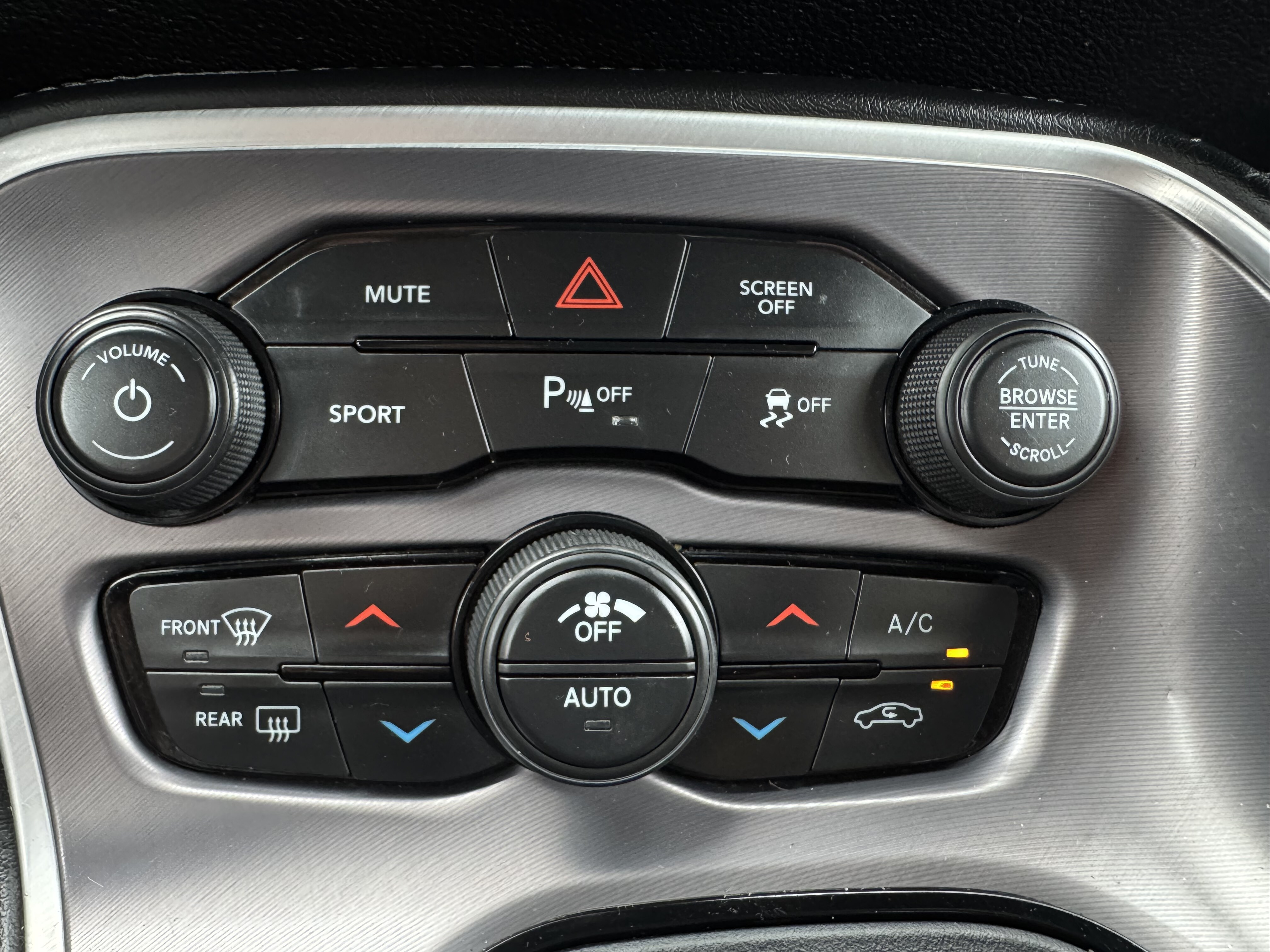 2022 Dodge CHALLENGER Coupe 2D GT - Image 19