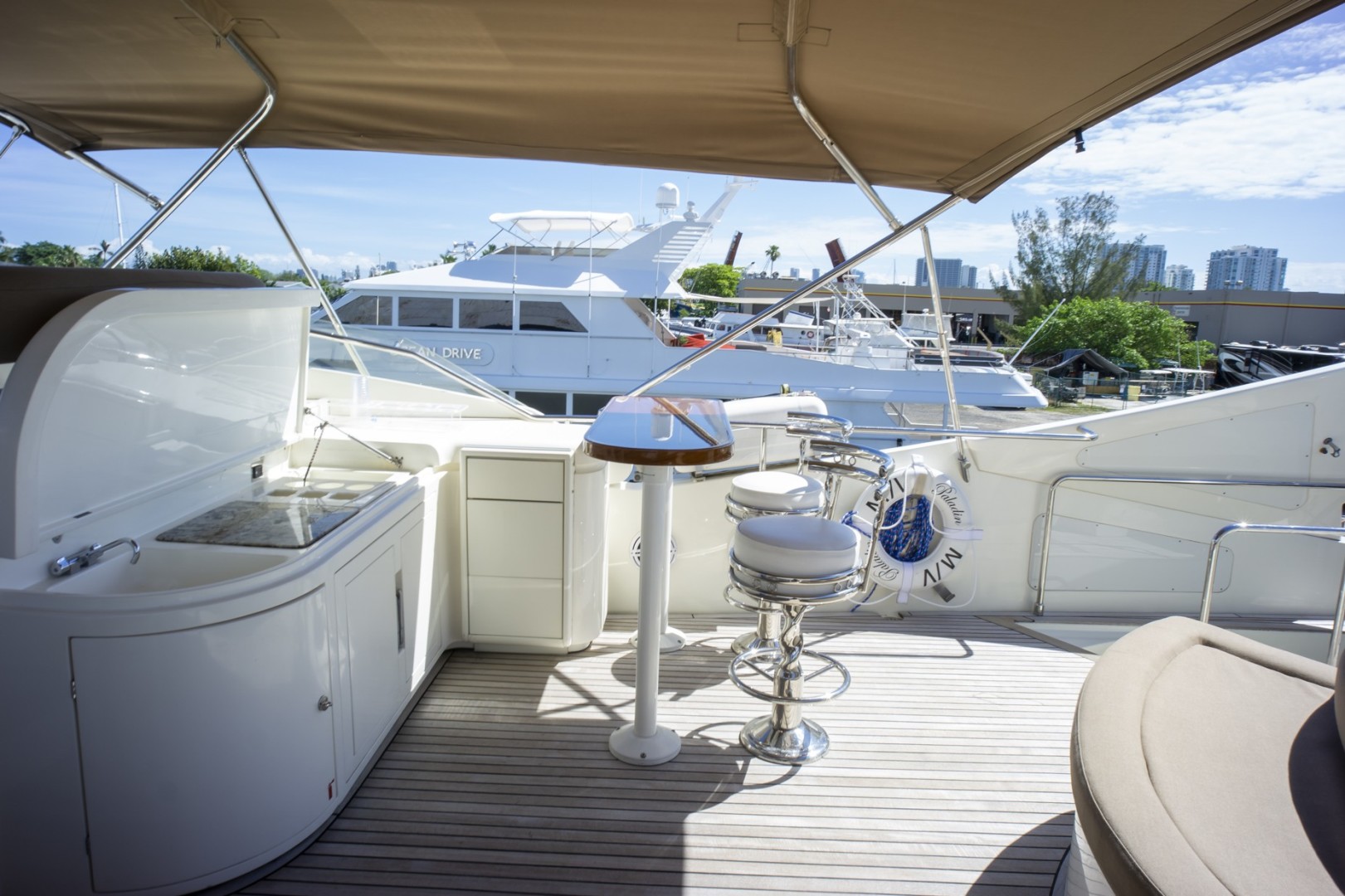 2000 Ferretti Yachts Custom Line 94 - Image 49