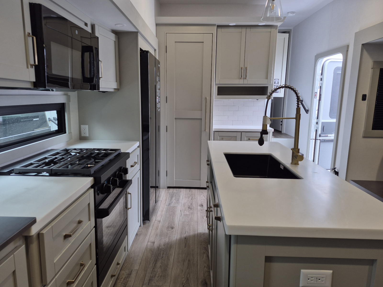 2027 Brinkley RV Model Z 3515 - Image 6