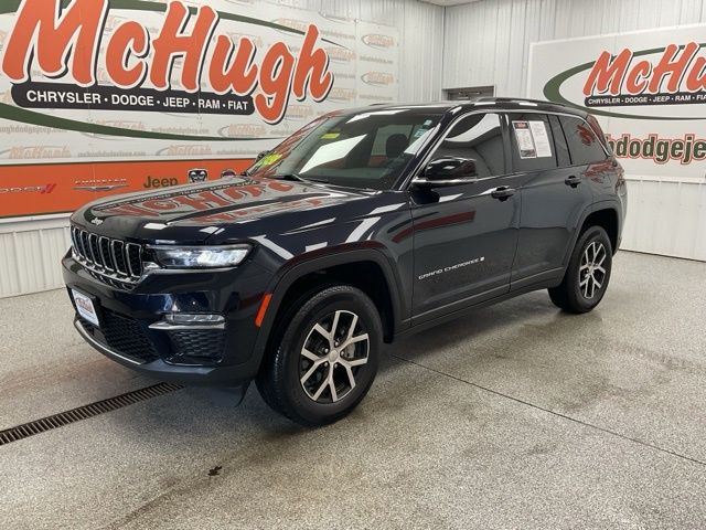 2024 Jeep Grand-Cherokee-L Laredo Altitude 4x4 - Image 1