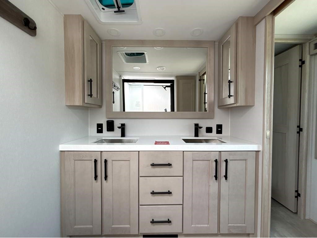 2026 GRAND DESIGN SOLITUDE 390RK - Image 20