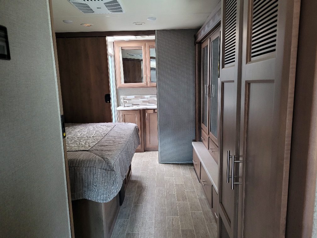 2022 Thor Motor Coach Omni BT36 - Image 16