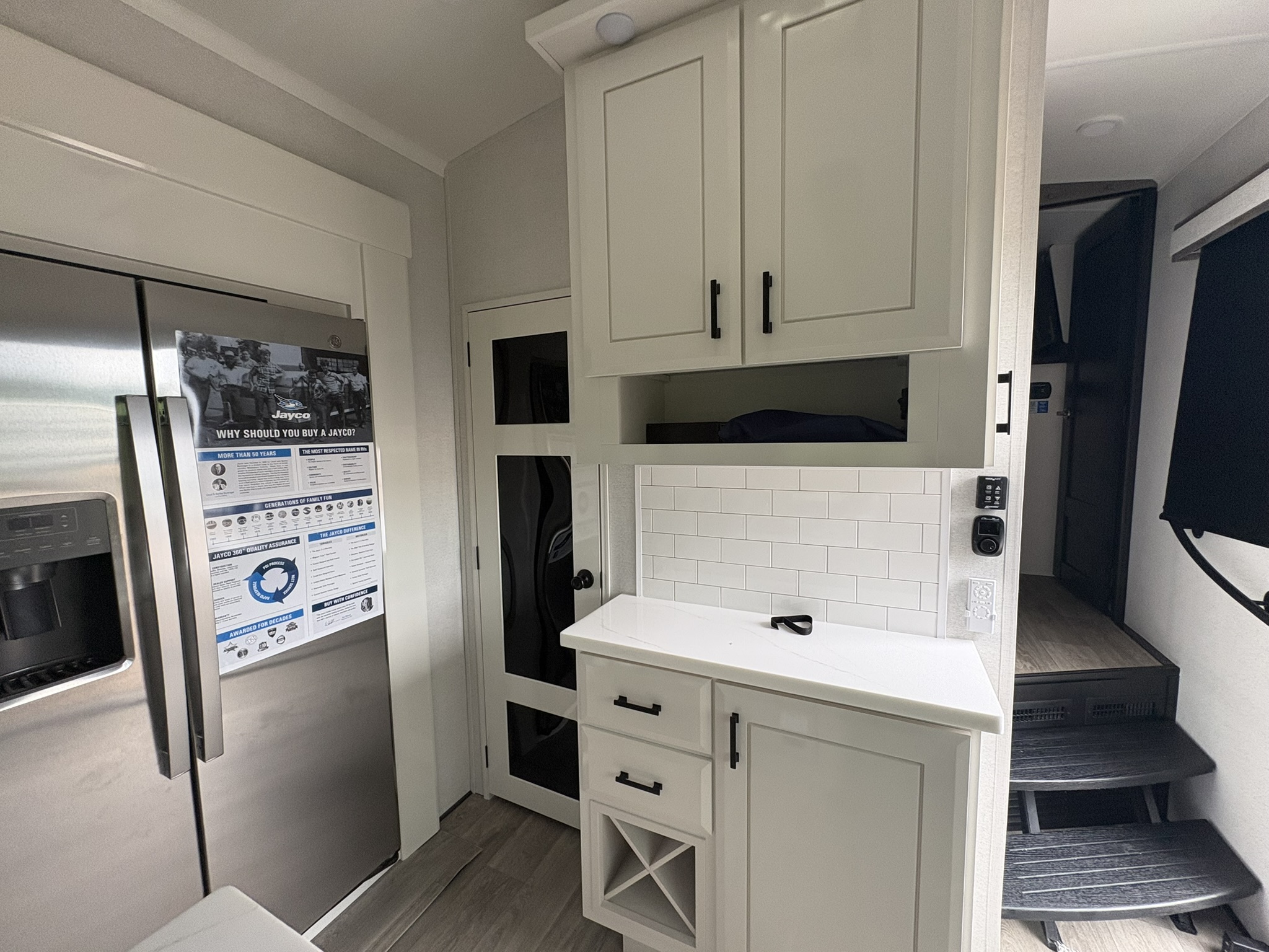 2027 JAYCO PINNACLE 32RLTS - Image 33