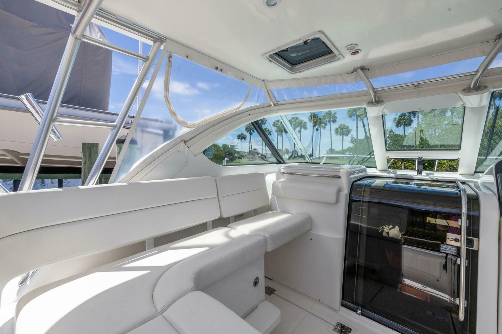 2006 Tiara Yachts 3200 Open - Image 12