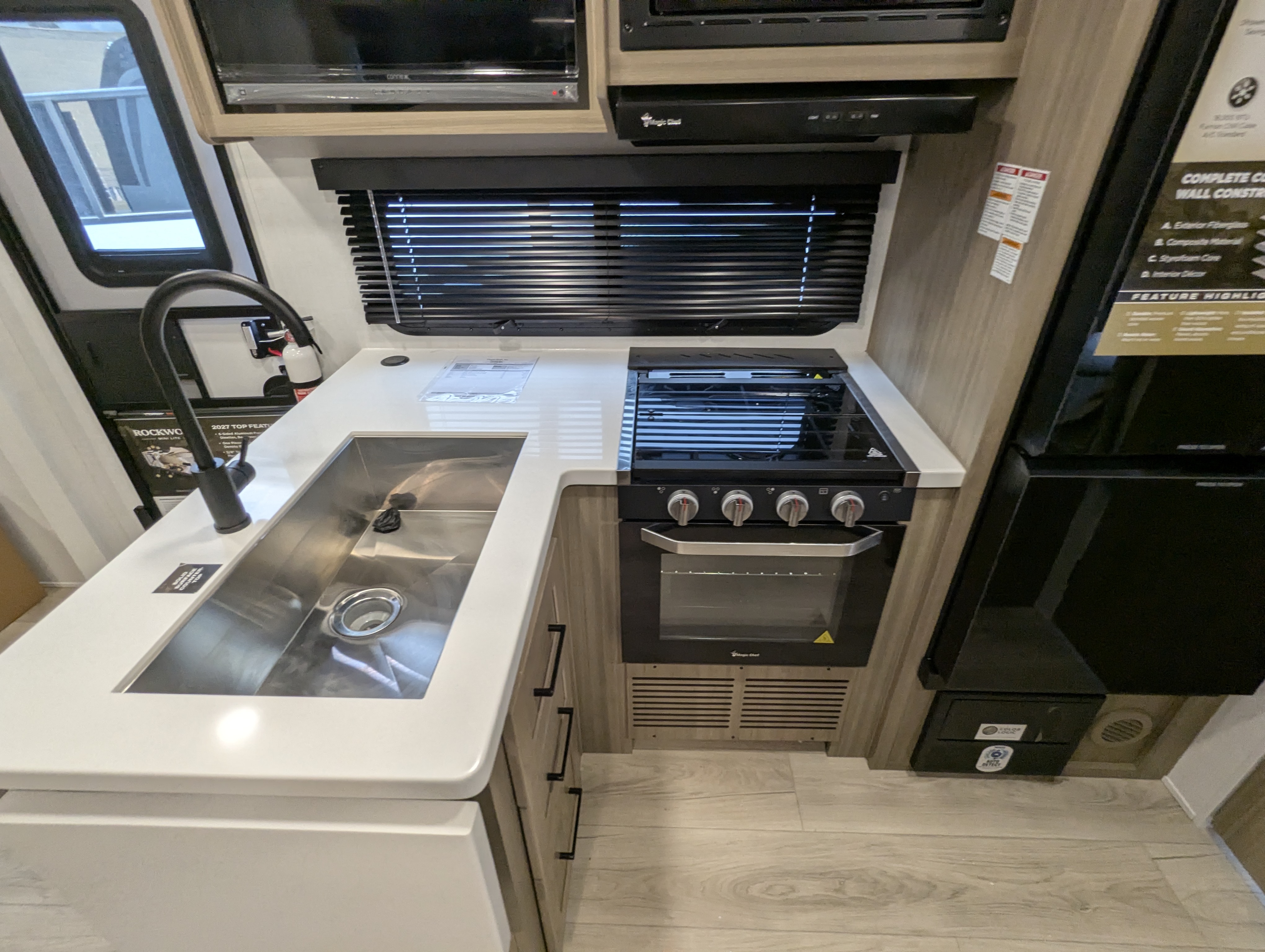 2027 Forest River Rockwood Mini Lite 2520BH - Image 20