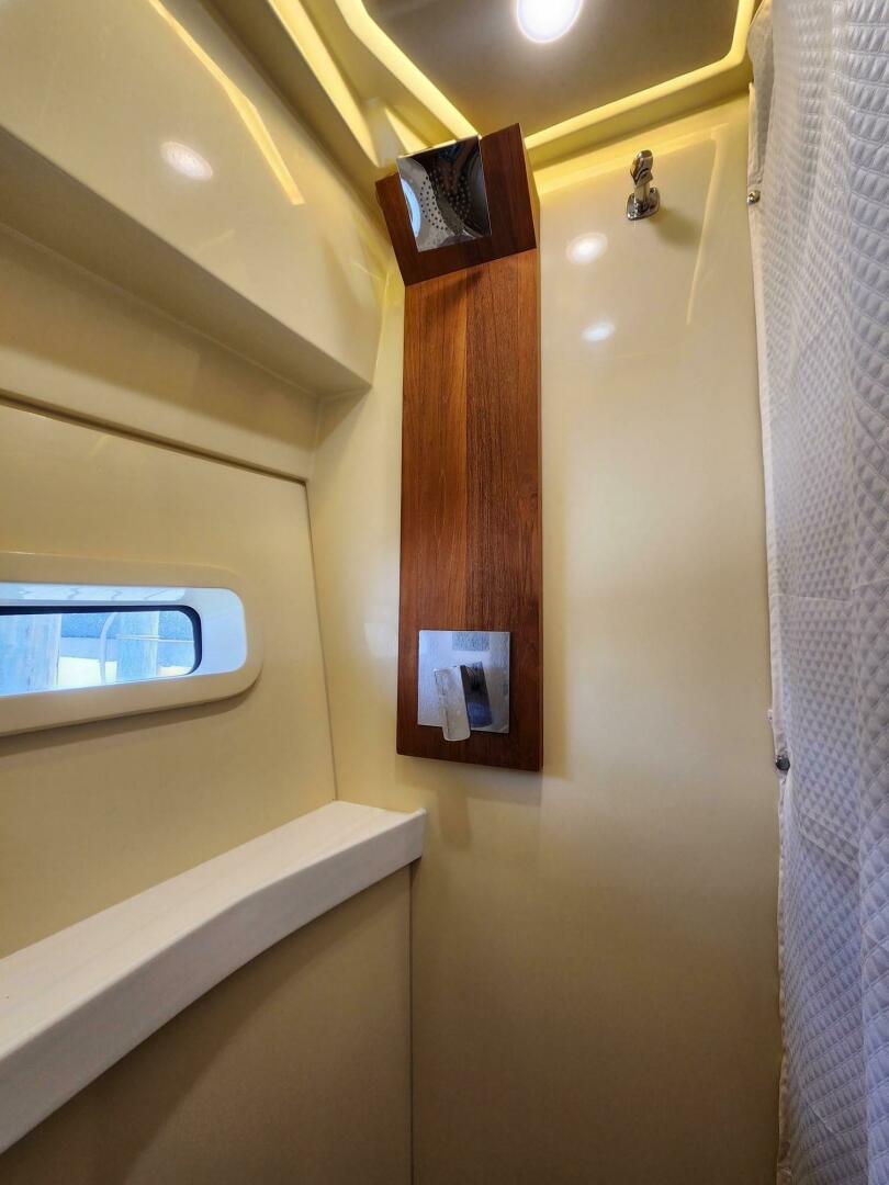 2020 Regal 38XO - Image 15
