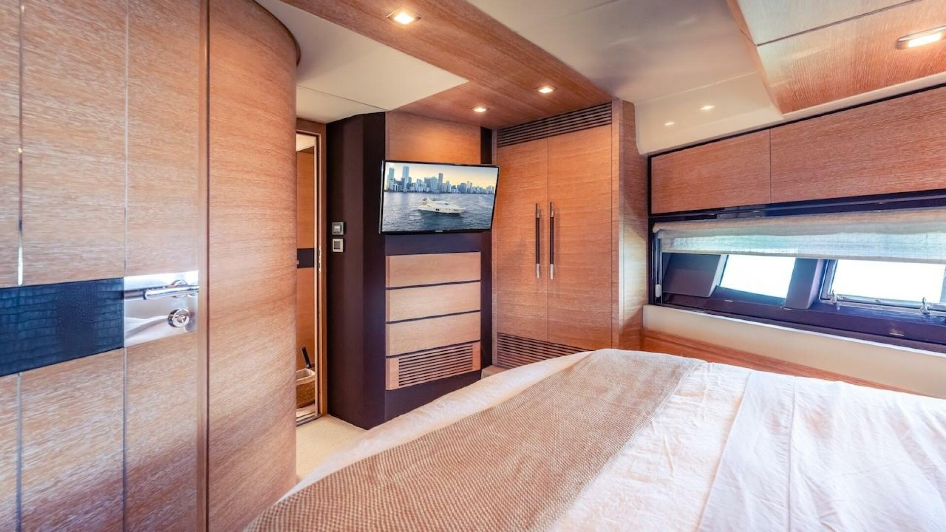 2012 Azimut Evolution - Image 42